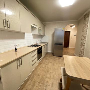 Довженка вул., 20