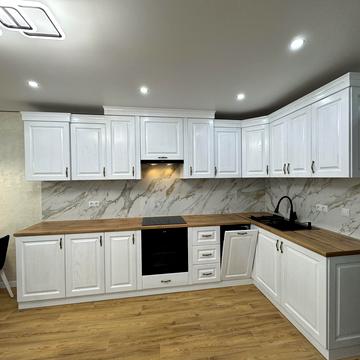 Івана Левинського вул., 12