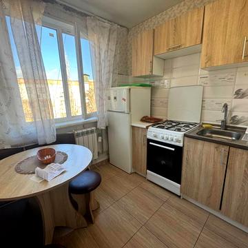 Сонячна вул., 16