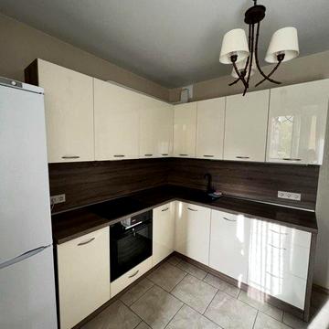 Віталія Нестеренка вул., 1б