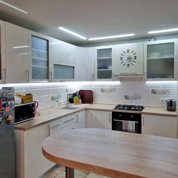 Красносільського вул., 37