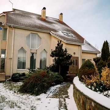 Здам в оренду  двоповерховий будинок с. Прилуцьк!