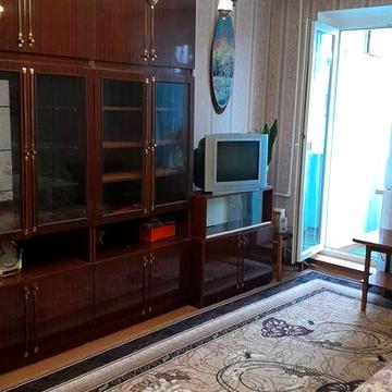 Половки . Здається в довготривалу оренду простора квартира.