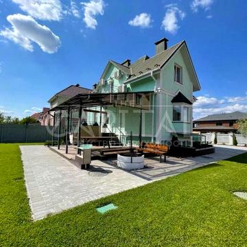 Помаранчева