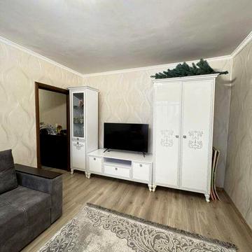 Продам КРУТЕЗНУ 2-кімнатну квартиру