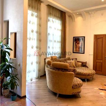 Шикарна квартира 170 м2 в самому центрі з ремонтом