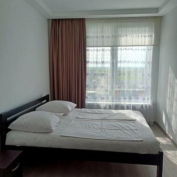 Полковника Гуляєва просп. (Маршала Жукова), 3а