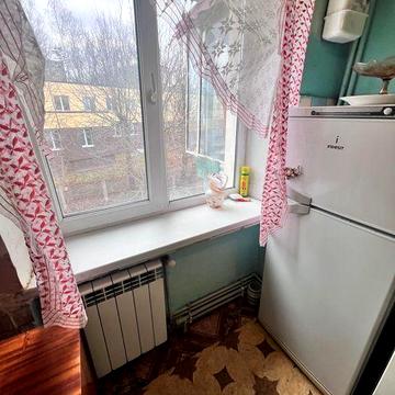 Продаж 2-к.кв. — вул. Івасюка 1а (район ринку)