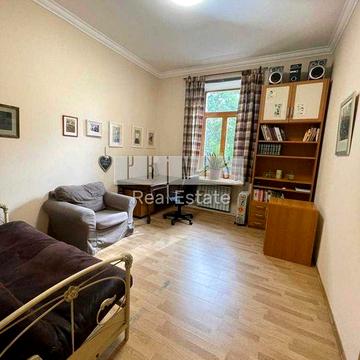 Оренда 3к квартири, вул. Хмельницького Богдана 73, Центр, перша здача