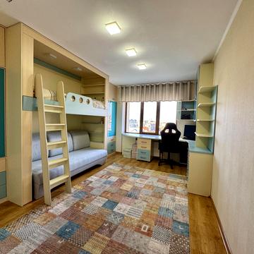 Степана Бандери вул., 7/1