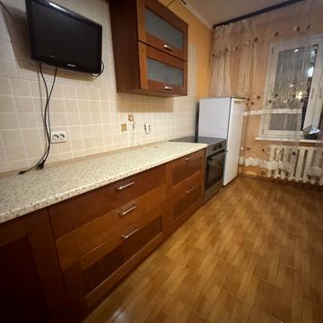 Милославська вул., 4