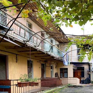 Розкидайлівська вул., 8