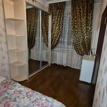 Пр-т Воссоединения, Соборности 6. До Ленинградской площади 2 минуты