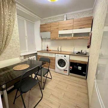 Здам 2х кімнатну квартиру, центр, площа Франка