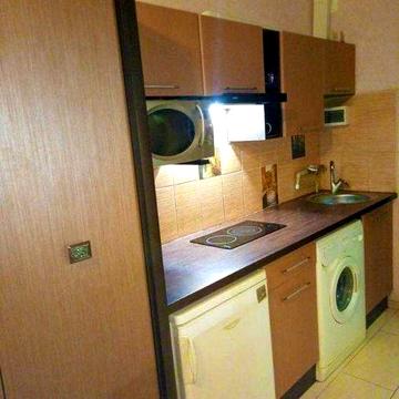 Продам евро-гостинку с балконом, мебель, техника, метро пешком