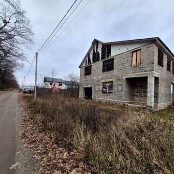 ПРОДАМ 2-поверховий будинок з гаражем в Слободі