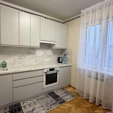 Сдаётся светлая 2-комнатная квартира на Здолбуновской 11.