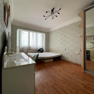 Олега Мудрака вул. (Генерала Наумова), 27