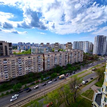 Тростянецька вул., 49