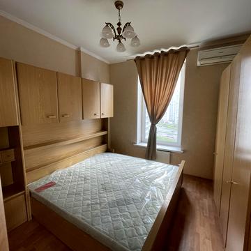 Дніпровська набережна вул., 26-А