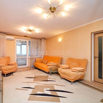 Святошинська пл., 1