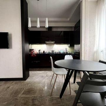 Продам 3к квартиру 80 м2 с евроремонтом в новострое на жм Победа4