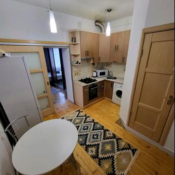 Миколи Зерова вул., 14