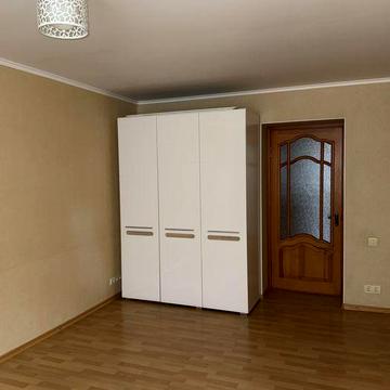 Продаю 3к к-студію в районі Старого ЖД вокзалу