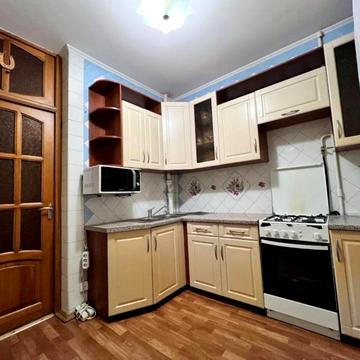 Червоної Калини просп. (Володимира Маяковського), 49