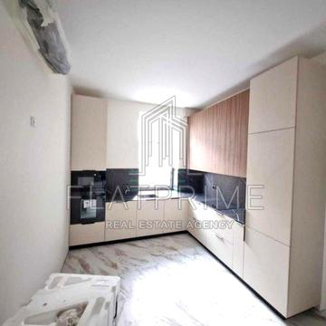 Велика Васильківська вул. (Червоноармійська), 2