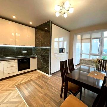 ПРОДАЖ 2-кімнатної квартири одразу біля міського озера