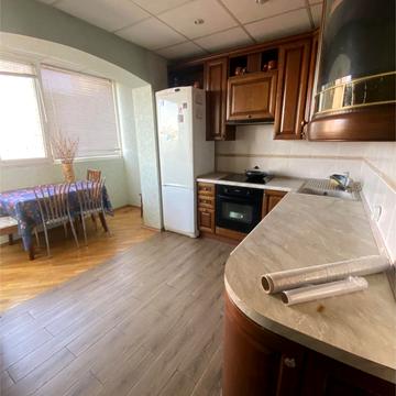 Вацлава Гавела бульв. (Івана Лепсе), 40-Б