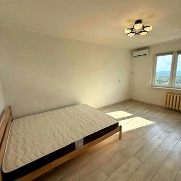 Григорія Ващенка вул., 1