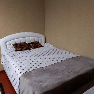 Сдам уютную 2-комнатную квартиру в центре города!