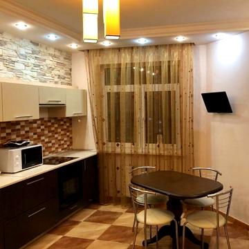 Олександра Мишуги вул., 2