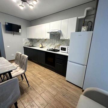 Оренда 1 км квартири поруч з озером