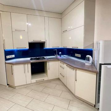 Університетська вул., 2/1 кВ