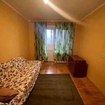 Космонавтів просп., 66