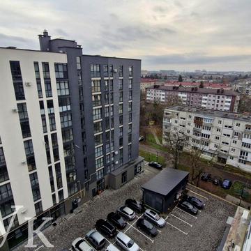 Зоряна вул., 2