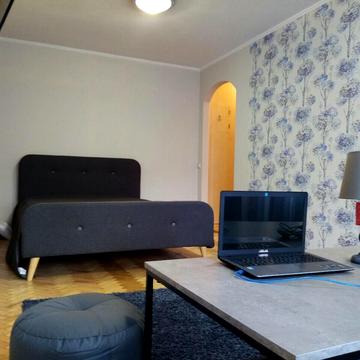 Олега Ольжича, 14