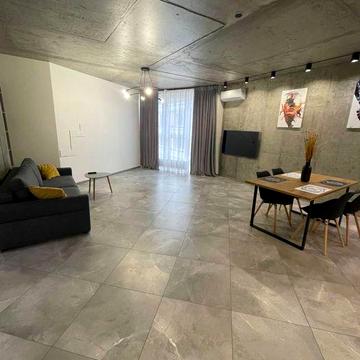 Аренда трехкомнатной  квартиры местро олимпийская новострой