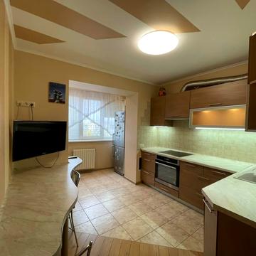 Добровольців пров., 4