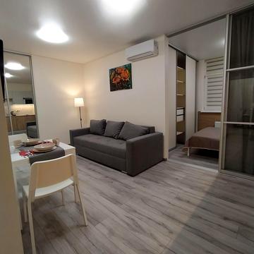 Вацлава Гавела бульв. (Івана Лепсе), 28