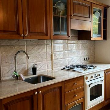 Набережна Перемоги вул., 98