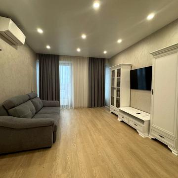 Набережна Перемоги вул., 7