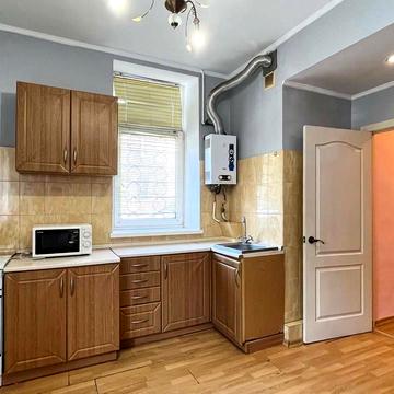 Катерини Білокур вул., 4