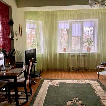 Продам простору  однокімнатну квартиру