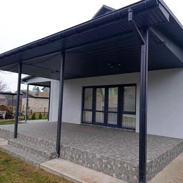 Сучасний будинок біля лісу та річки с.Благодатне