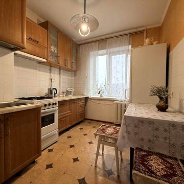 Здам 2 кімнатну квартиру на Є. Коновальця