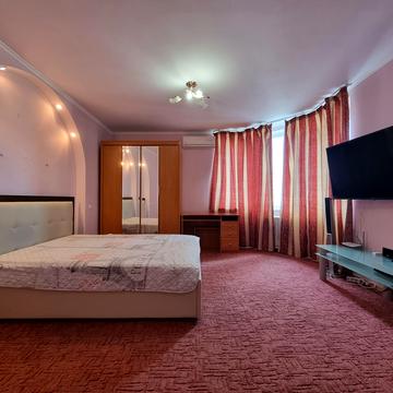 Михайла Гришка вул., 9